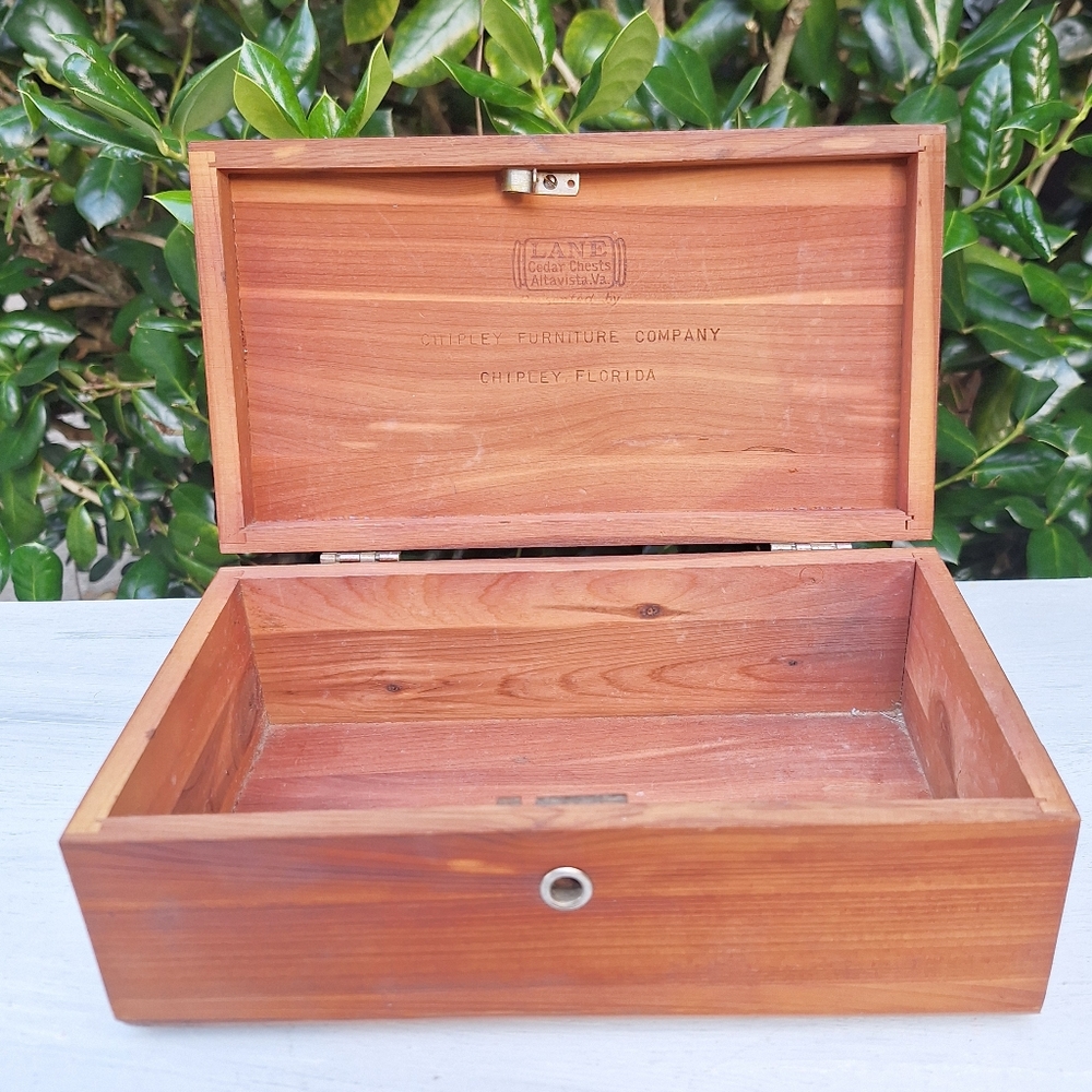 Vintage Cedar Chest Wood Box with Hinged Lid Trinket Jewelry Boxes Wooden - Picture 3 of 16